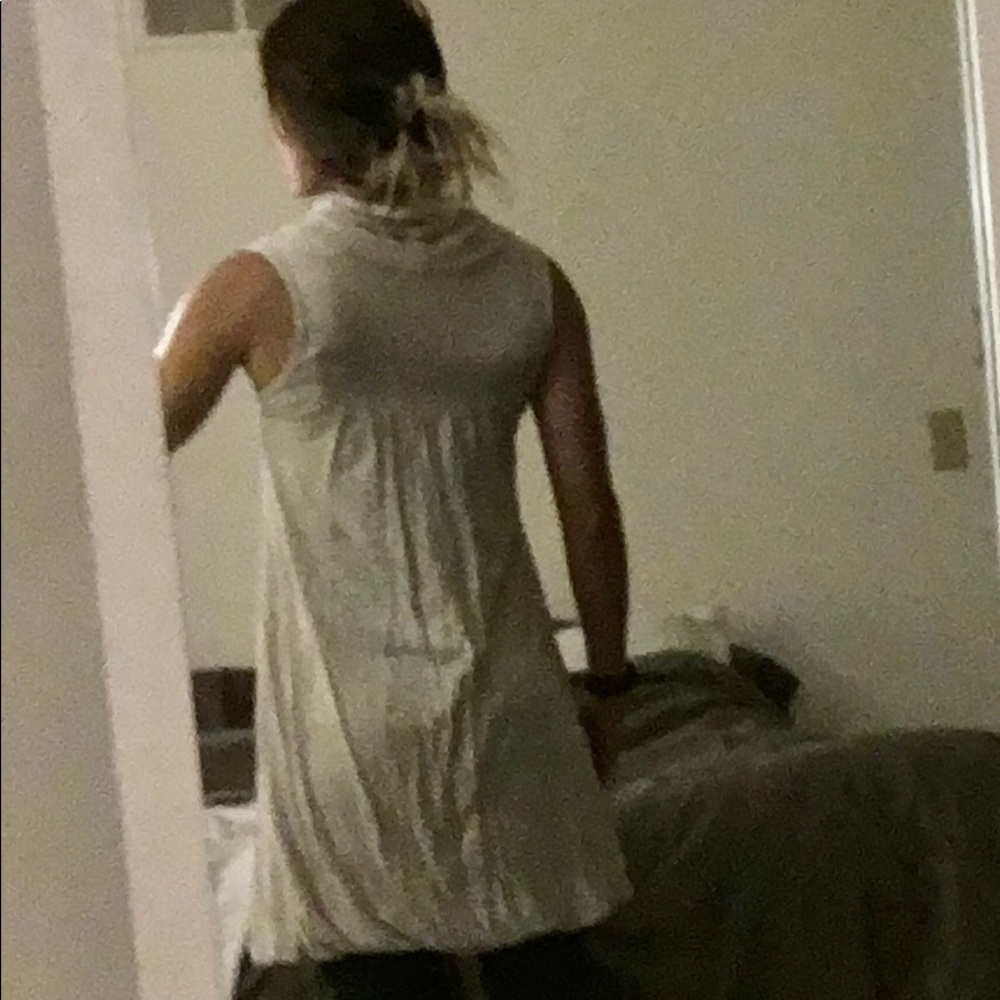 Dress - Picture 2 of 9